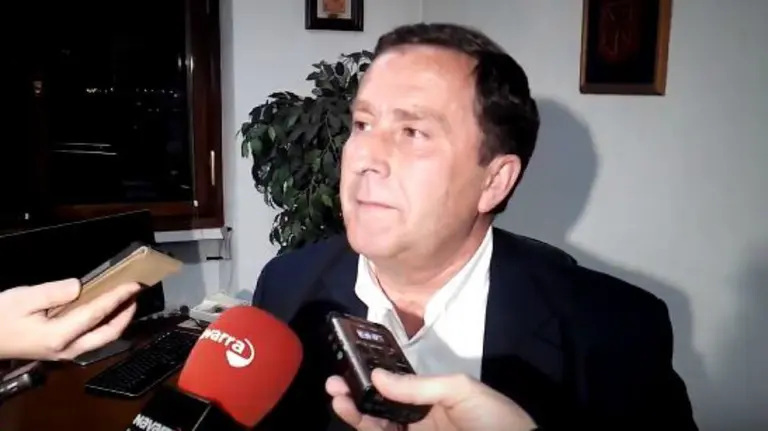 Rafa del Amo atiende a los periodistas.