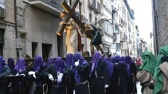 Desfile del Santo Entierro en Pamplona (Hermandad de la Pasi&oacute;n).