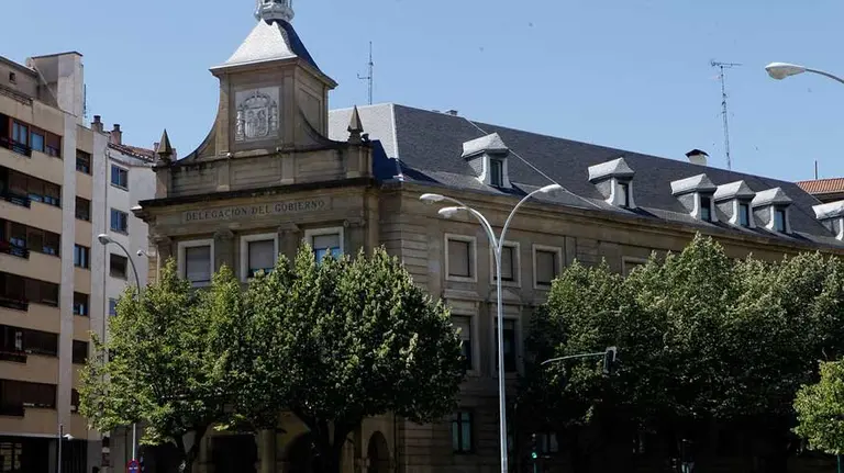 Delegación del Gobierno de Navarra en la Plaza de Merindades de Pamplona.
