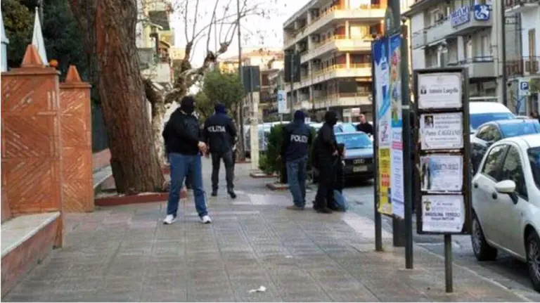 Arresto de Djamal Eddine Ouali en Bellizi, Italia POLIZIA DI STATO