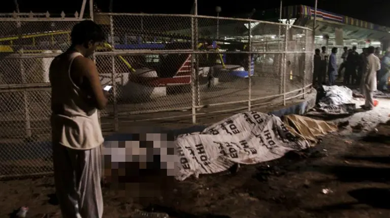 Atentado en el parque infantil Gulshan e Iqbal, que en esos momentos estaba abarrotado al tratarse de un día festivo. EP