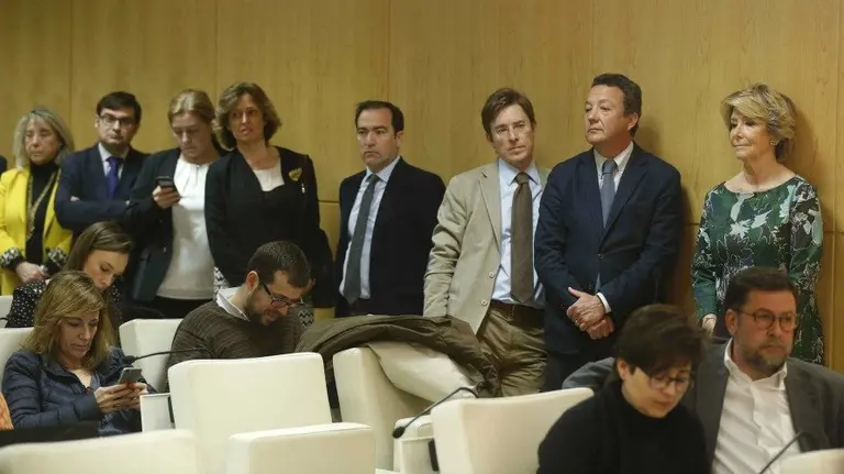 -Los concejales del PP en el Ayuntamiento de Madrid durante la rueda de prensa que la alcaldesa, Manuela Carmena y la portavoz del PSOE-M, Purificación Causapié. EFE. PACO CAMPOS