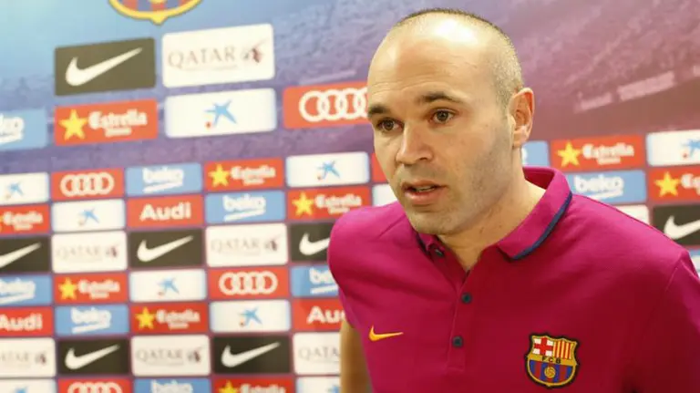 Andrés Iniesta en la sala de prensa del Camp Nou. Efe.
