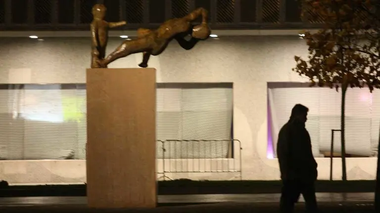 Monumento a las víctimas del terrorismo en Pamplona.