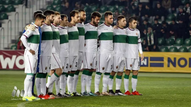 Equipo titular del Elche en el Martínez  Valero. Lfp.