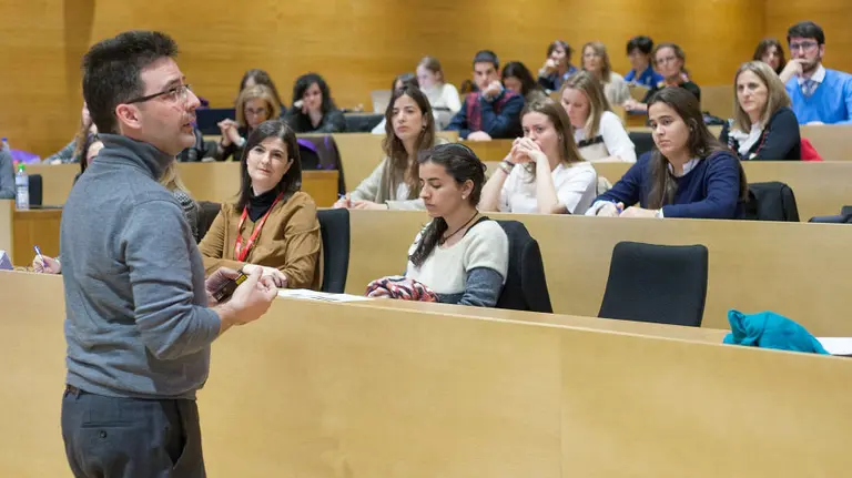 El violinista y experto en método Suzuki Claudio Forcada.