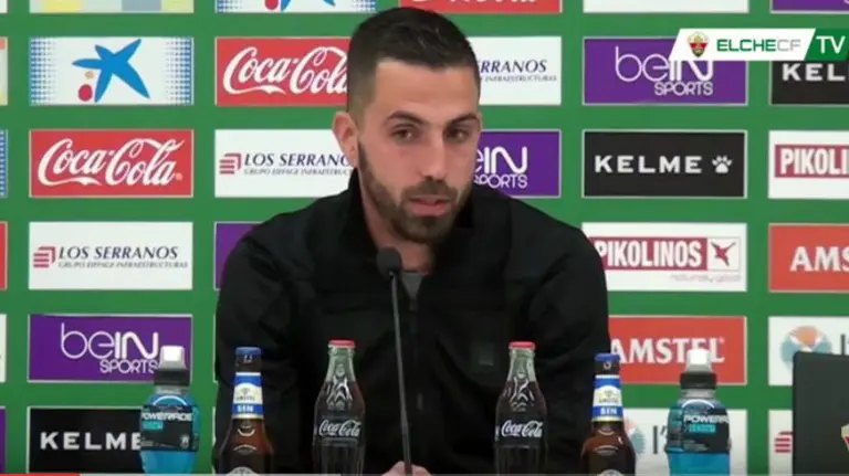 Rueda de prensa del jugador del Elche  Isidoro.