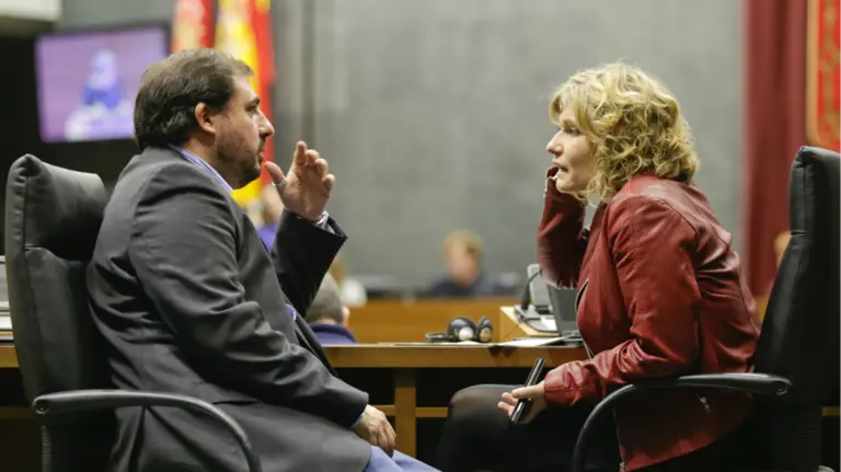 Unai Hualde (Geroa Bai) y Arantza Izurdiaga (EH Bildu).