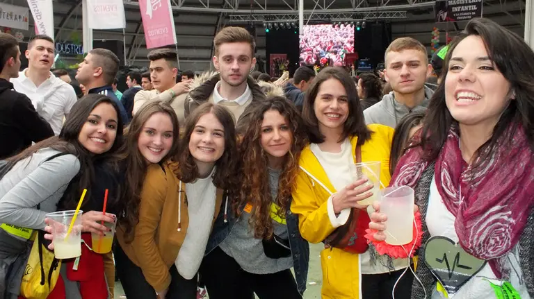 Imagen de la carpa universitaria de primavera. S