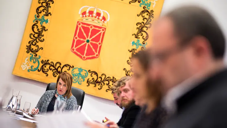 La presidenta de Parlamento, Ainhoa Aznárez, en una Junta de Portavoces. PABLO LASAOSA