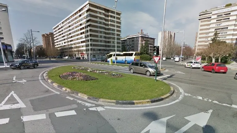 Imagen de una de las intersecciones de la avenida Pío XII de Pamplona
