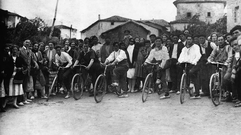 Carrera ciclista. Década de 1920.