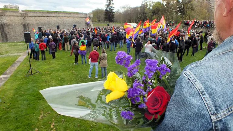 Imágenes del acto celebrado en La Vuelta del Castillo de Pamplona en memoria de las Víctimas de la Guerra Civil. S (32)