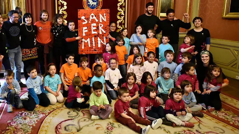 Presentación del cartel ganador que anunciará San Fermín 2016. PABLO LASAOSA (12)
