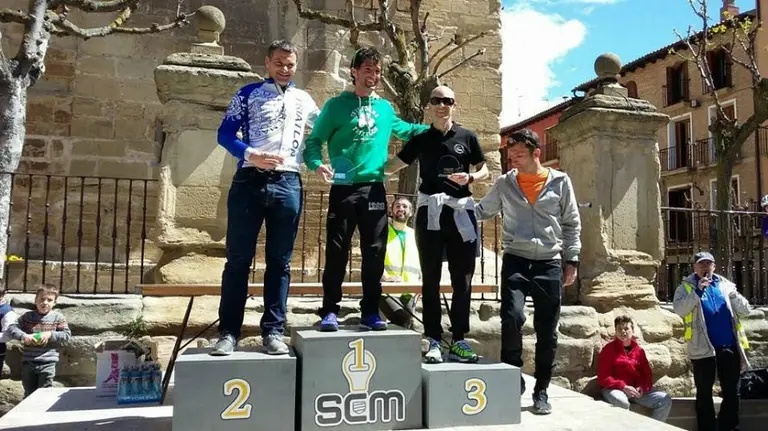 Pódium del duatlón de Viana.