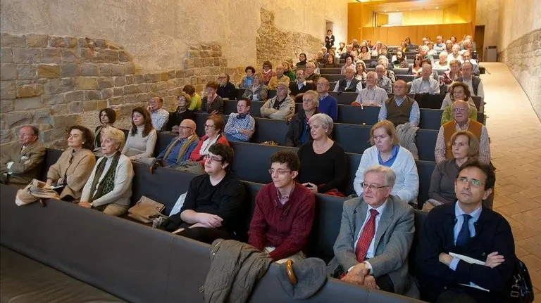 La Cátedra de Patrimonio y Arte navarro publica la memoria de actividades de 2015.