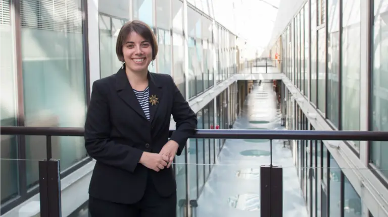 La ingeniera Fabienne Sallaberry, nueva doctora por la UPNA.