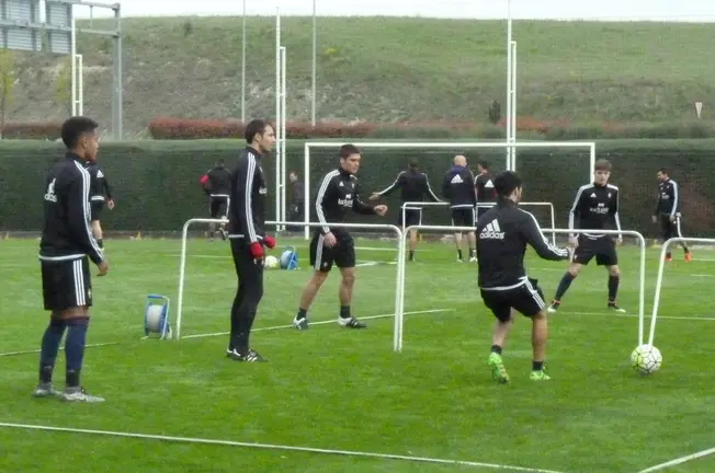 Partidos de fútbol - tenis en Tajonar.