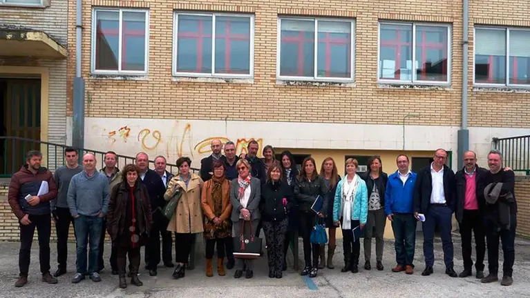 La Comisión de Educación del Parlamento visita el Colegio PAI de Beriain. EP