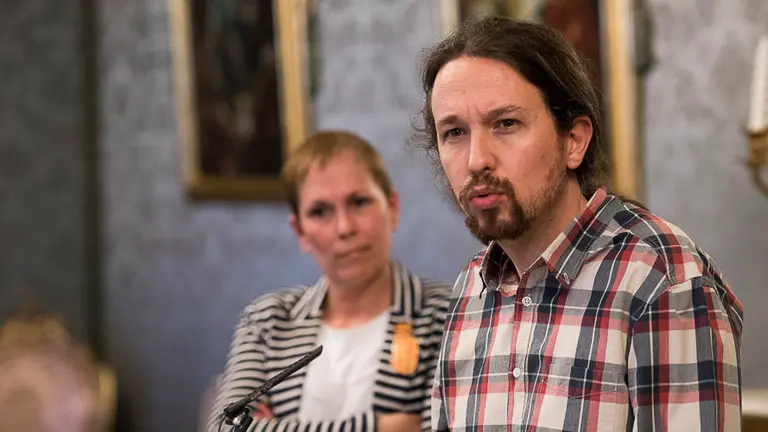 Recepción de Uxue Barkos al lider de Podemos pablo Iglesias. PABLO LASAOSA 11