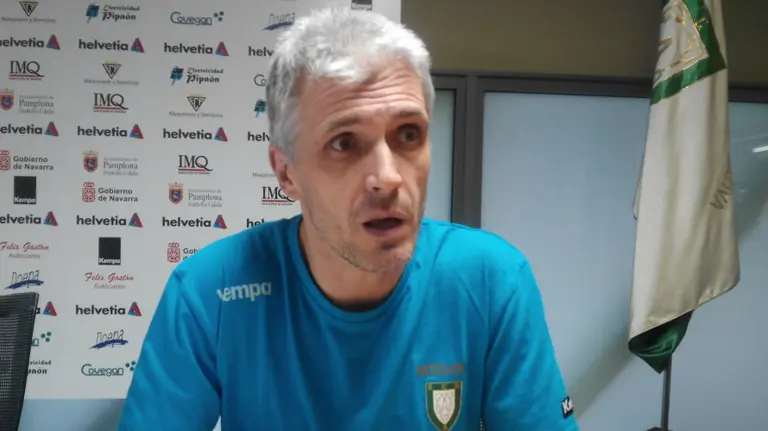 Juanto Apecechea en rueda de prensa.