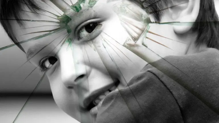 Campaña "No hay nada más frágil que un menor sin la protección de su familia" del Gobierno de Navarra.