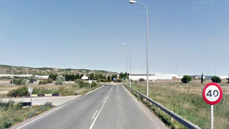 La carretera NA-115, a la altura de Peralta.