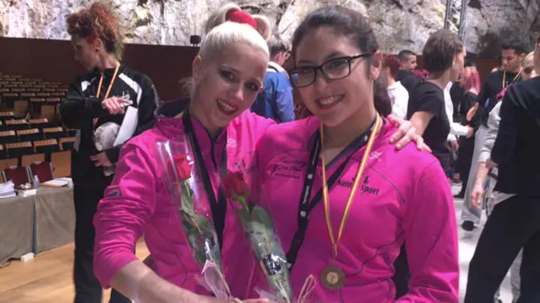 Amaia Beloki y Brenda Obando.