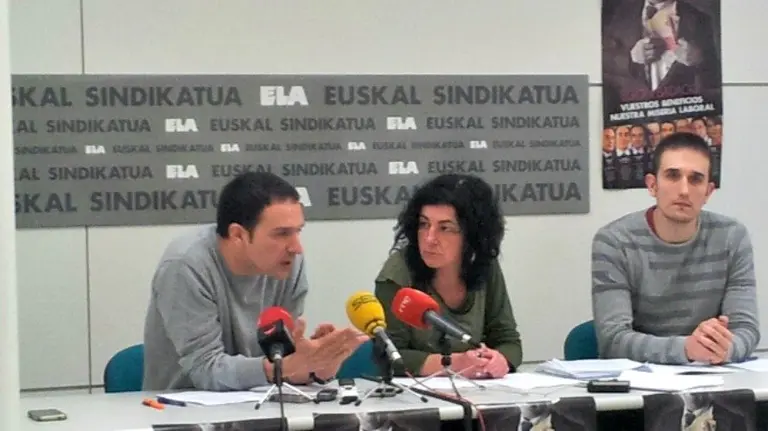 Representantes del sindicato ELA.