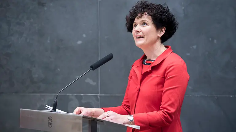 Toma posesión de Asun Olaechea en el Parlamento de Navarra. PABLO LASAOSA 10