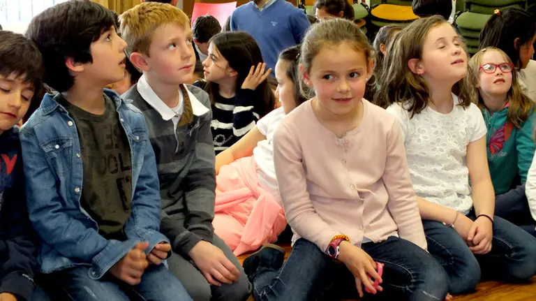 Imágenes de los niños y niñas del Orfeón Pamplonés, la Coral de Cámara y el coro Julián Gayarre en el primer Encuentro Coral Infantil. S. REDíN (4)