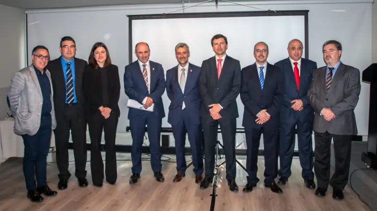 Jefe de Gabinete del VP, Peio Ayerdi, Decano Colegio Profesional Ing. técnica informática (CIPRINA) Guillermo Vitas, Secretaria Consejo General Colegios Ing. Tecn.Informática L