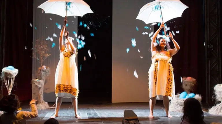 Representación de una obra de teatro infantil