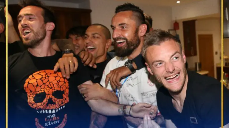 Jugadores del Leycester celebran el t&iacute;tulo. Twitter Leycester.