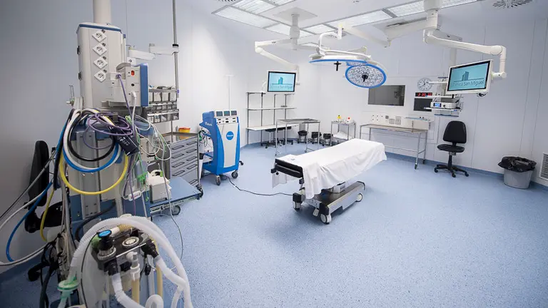 Inauguran oficialmente el nuevo edificio de la Clínica San Miguel. PABLO LASAOSA 13