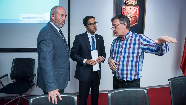 Comparecencia de COVITE en el Parlamento de Navarra (Juanfer F. Calderín y Carlos Fernández). PABLO LASAOSA  3