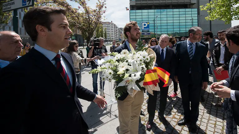 Homenaje al que fuera presidente del partido en Aragón, Manuel Giménez Abad, en el décimoquinto aniversario de su asesinato a manos de ETA. PABLO LASAOSA 8