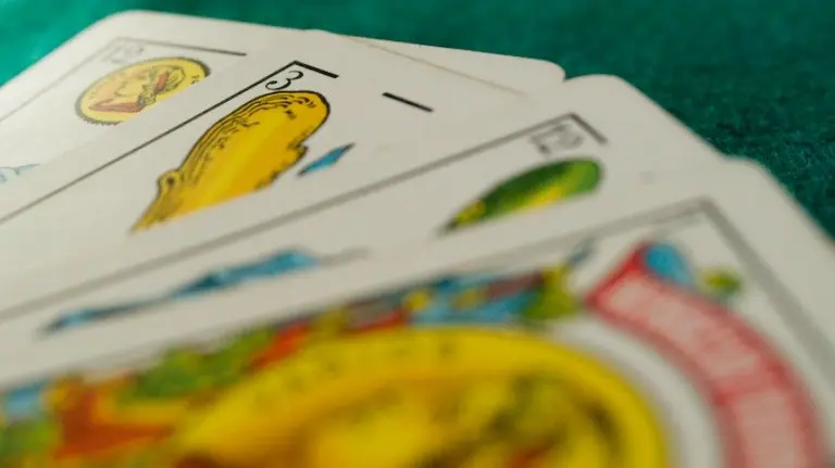 Jugada redonda en una partida de mus.