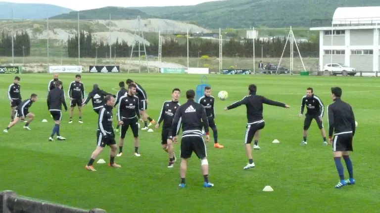Los jugadores de Osasuna se entrenan en Tajonar.