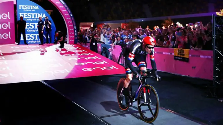 Primera etapa del Giro 2016. Efe.