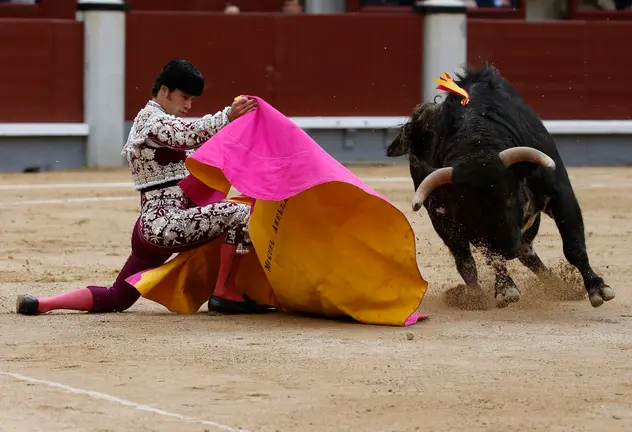 Miguel Abellán recibió la primera ovación de la feria de San Isidro (Efe).