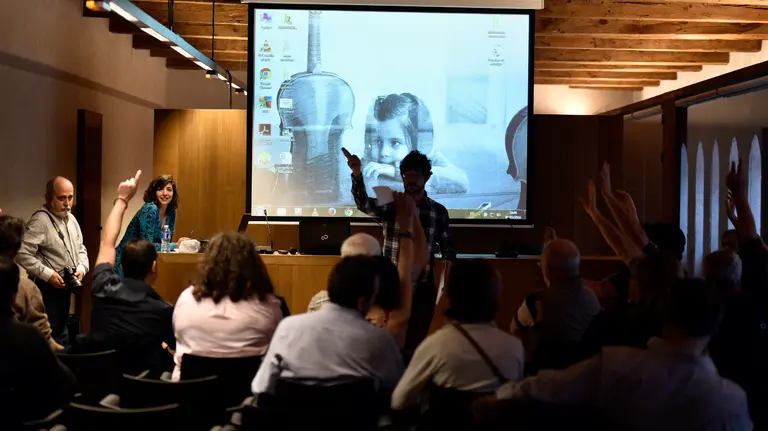 Votación de los círculos de Podemos en Navarra sobre las próximas elecciones generales. PABLO LASAOSA (1)