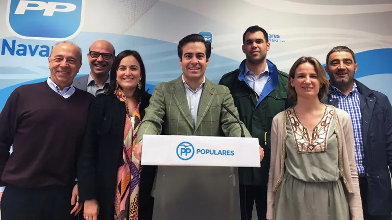 El senador navarro, José Cruz Pérez Lapazarán; el concejal del PPN en Tudela, José Suárez; la senadora y portavoz del partido, Cristina Sanz; el presidente de la Gestora del PPN