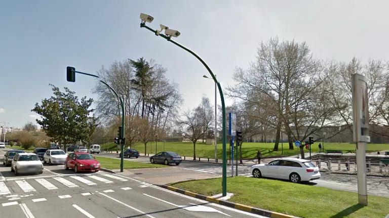 Una sentencia avala la legalidad de las sanciones impuestas por el sistema foto-rojo de la avenida del Ejército.