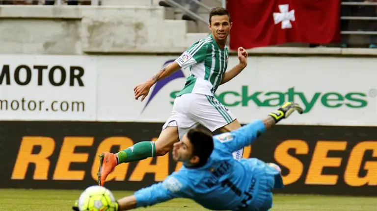 Rubén Castro es delantero del Betis. Efe.