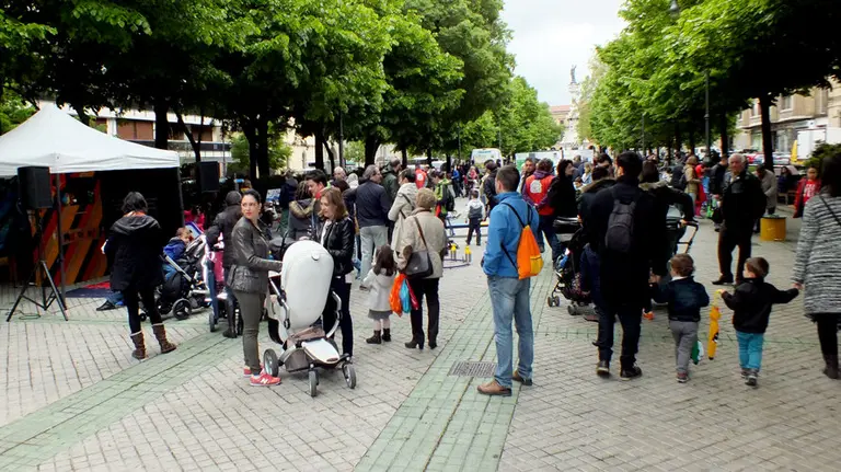 Imágenes de la jornada por los 30 años del día del Comercio Justo celebrada en Pamplona. S. REDÍN (5)