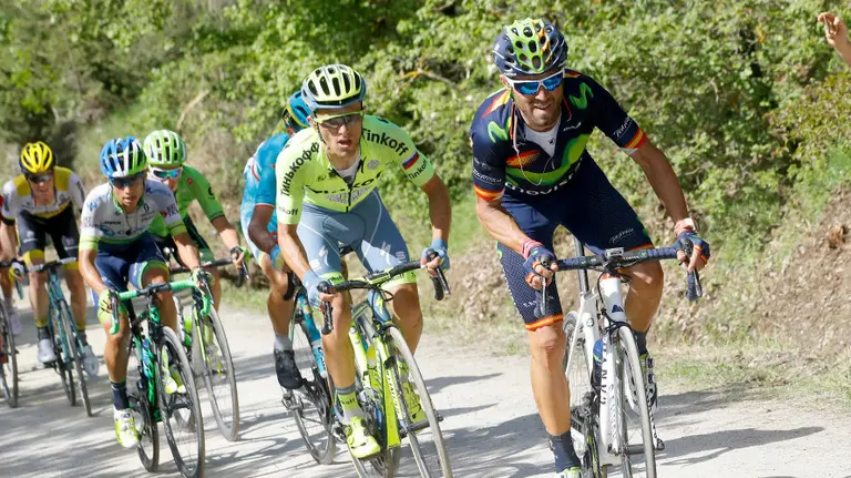 Valverde tirando del grupo. Foto Movistar team.