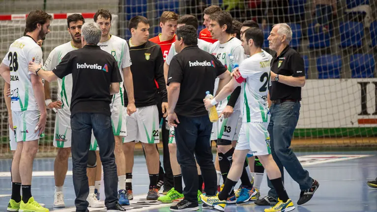 Partido entre Helvetia Anaitasuna y SD Teucro (33-29) disputado en el pabellón Anaitasuna. (31). IÑIGO ALZUGARAY(2)
