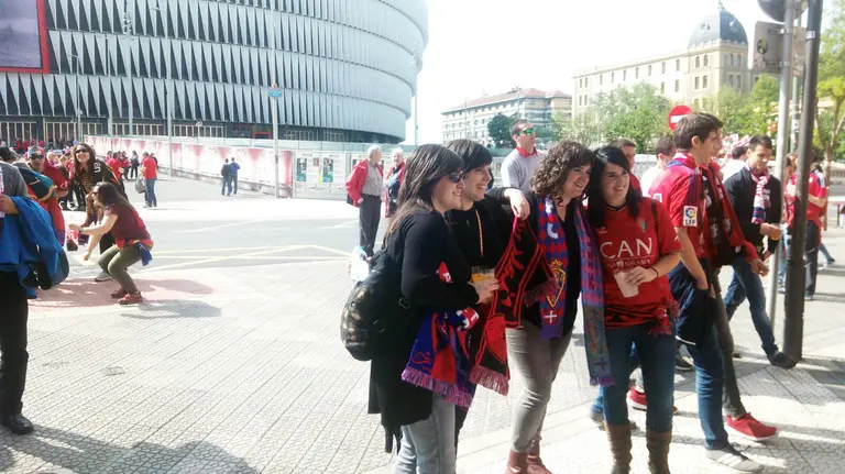 Ambiente osasunista en Bilbao. (Pablo Lasaosa) (3)