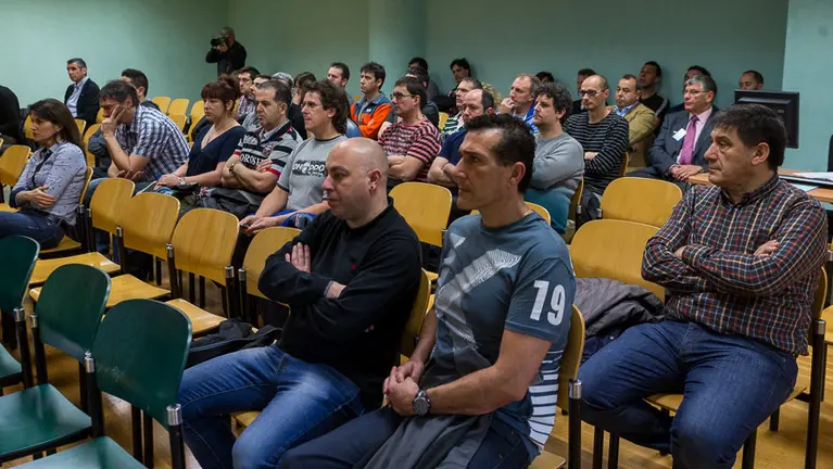 Inicio del juicio en marzo por la demanda del comité de empresa de TRW contra el expediente de extinción de contratos de la compañía.  IÑIGO ALZUGARAY